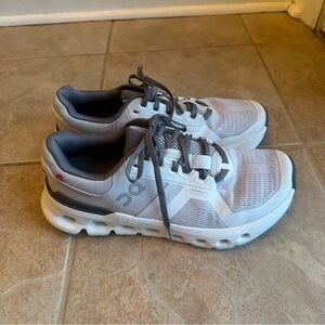 On Cloudrunner 2 running shoes in Frost/white